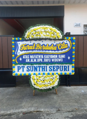 Papan Bunga Duka di Tanjung Menang