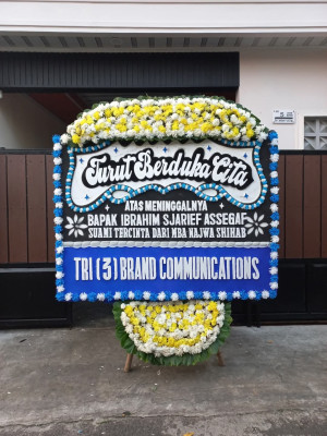 Papan Bunga Duka di Tanjung Menang
